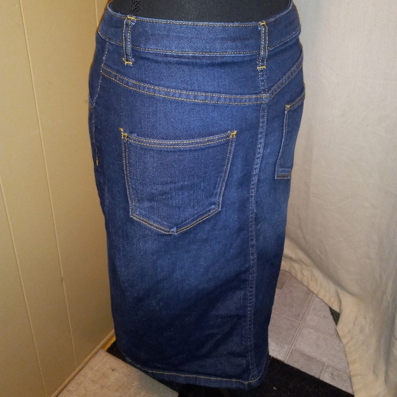 Vila Clothes blue jean button down skirt (everything must go! Moving sale) - Picture 7 of 7